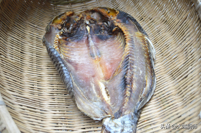 红烧腊鱼的做法，炒腊鱼的家常做法大全（腌腊鱼不能直接抹盐）