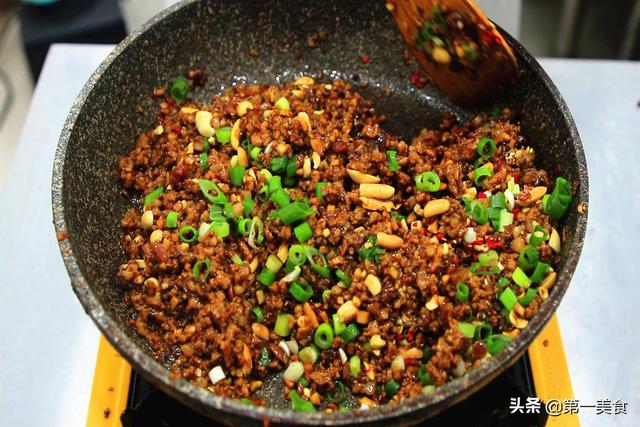 香菇肉馅饺子怎么调馅，家常香菇肉馅怎么调（教你做香菇肉酱）