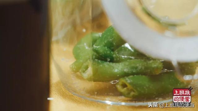辣椒好吃下饭的做法，辣椒这样做比肉还香