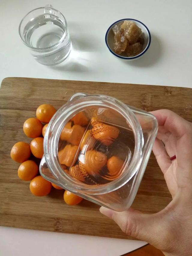 金桔泡酒喝的功效与副作用，金桔果酒的功效与作用（80岁奶奶千金不换的秘方）