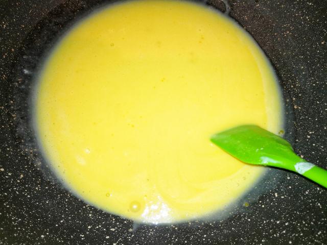 做冰淇淋的方法，做冰淇淋怎么做最简单的方法（想吃冰淇淋不用出门买）