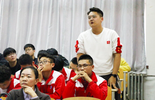 文科生可以报哪些专业，什么专业薪资待遇好（文科生最“吃香”的三类专业）