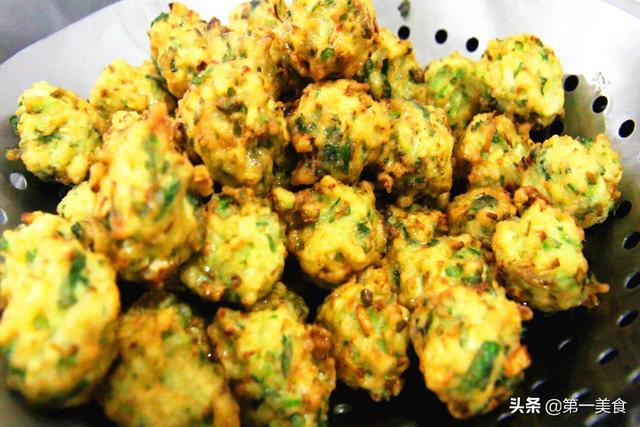 炸萝卜丝丸子，怎样炸萝卜丸子又脆又好吃窍门（不吸油不回软、外酥里软还开胃）