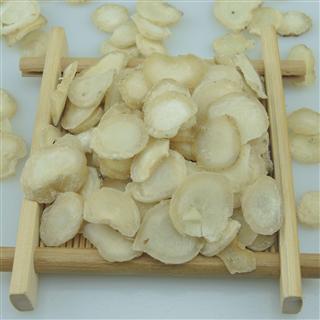 生半夏的功效与作用，生半夏的功效与作用及毒副作用（十八反却能用于尿毒症）