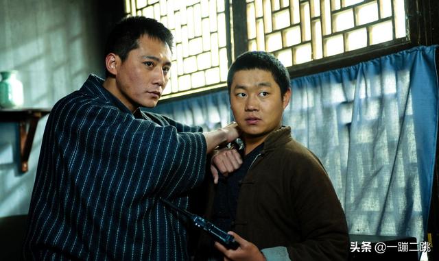 火线三兄弟剧情，火线三兄弟剧情简介（《火线三兄弟》和《厨子戏子痞子》你看了么）