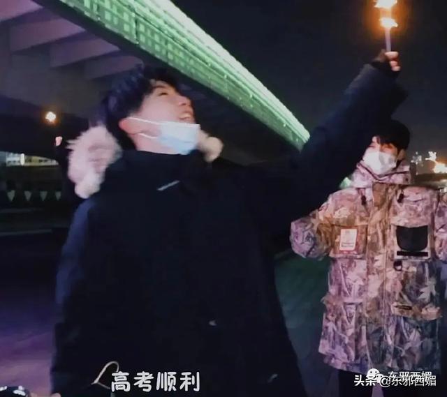 时代峰峻在哪里，时代峰峻在哪买周边（旗下养成系为何如此火爆）
