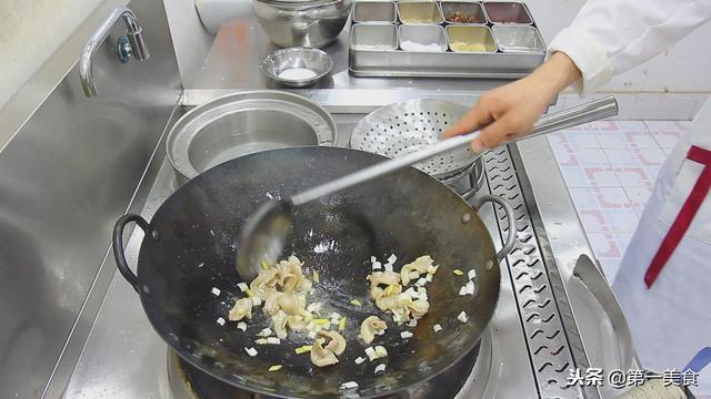 五花肉炒什么好吃，最好吃的五花肉怎么炒好吃（几分种炒一盘值得一试）
