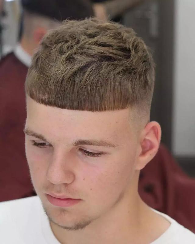 男生留长发怎么修剪,男发修剪的技巧之推剪技巧(发型丨告别“细软”) 男生留长发怎么修剪,男发修剪的技巧之推剪技巧(发型丨告别“细软”)