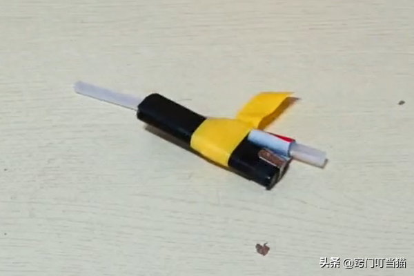 胶棒怎么用，胶棒胶怎么去除（热熔胶棒还可以这样用）