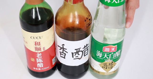 白醋与陈醋的区别，白醋和陈醋有什么区别（这三种醋有什么区别）