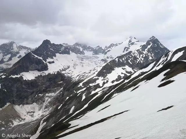 欧洲最高峰在哪个国家，欧洲最高峰指的是下列哪座山峰（你所不知道的百科二三事）