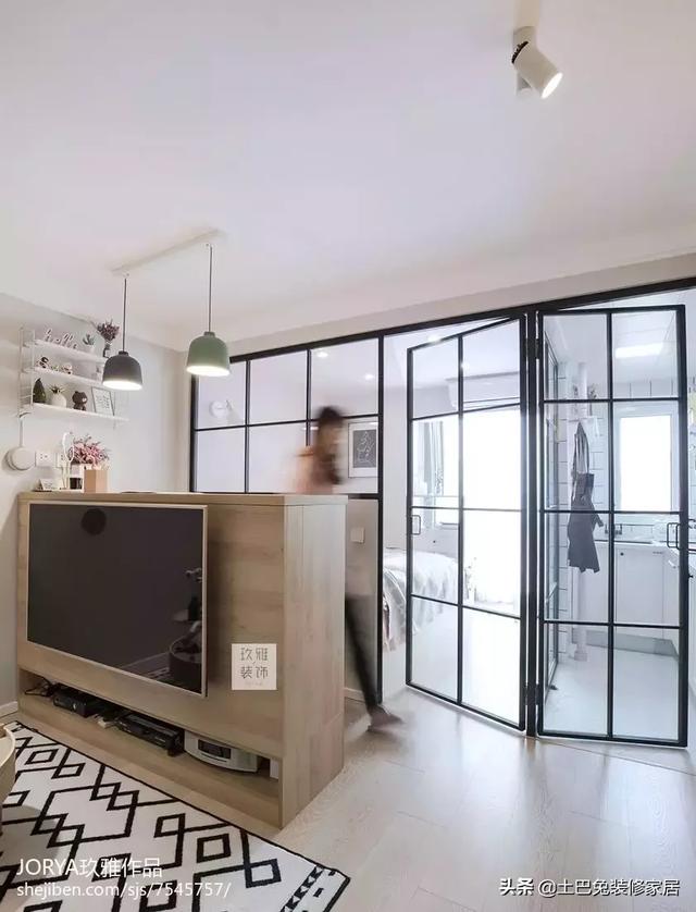 客厅改卧室如何做隔断，客厅隔一个小卧室装修效果图（晒晒90后少女32㎡新家）