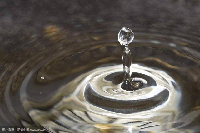 哪些属于矿泉水，矿泉水属于生活中的哪一类（关于矿泉水的9大真相你真的知道吗）