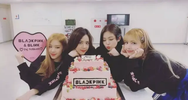 女团成员开场介绍，宝藏女团的魅力尽头在哪里