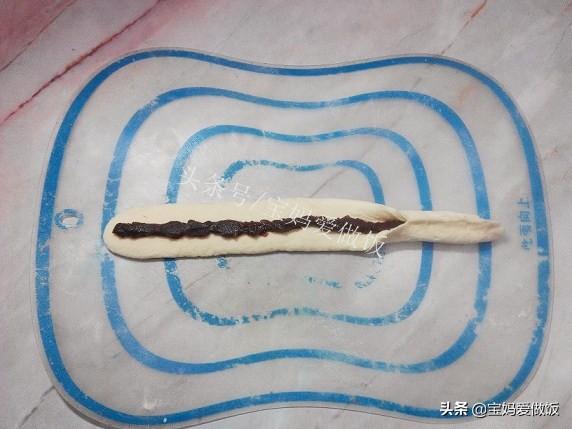 豆沙馒头的花样做法，豆沙卷花馒头的做法（香甜松软的奶香豆沙小馒头）