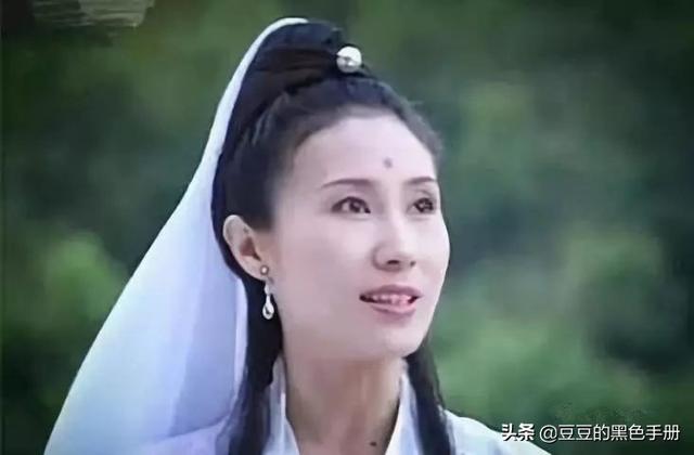 刘涛赞林心如版观音很虔诚，19版观音对比：有的像过家家