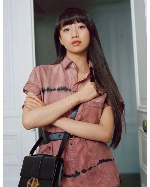 木村拓哉20年来首晒与老婆工藤静香合照，背景还是二人的婚纱照