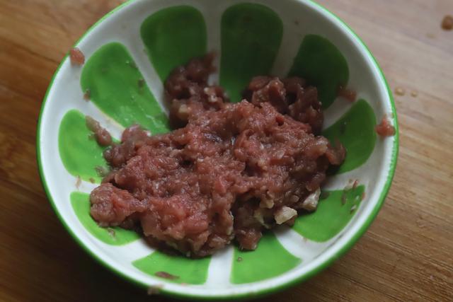 煎牛肉饼正宗做法，超详细做法教给您