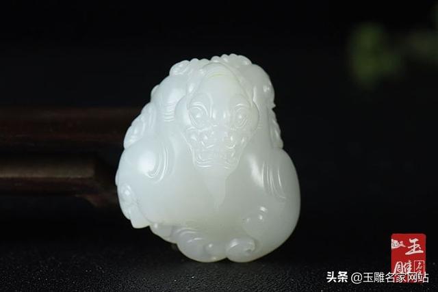 如何分辨真假玉，如何简单辨别真假玉石（如何鉴定玉石的真假）