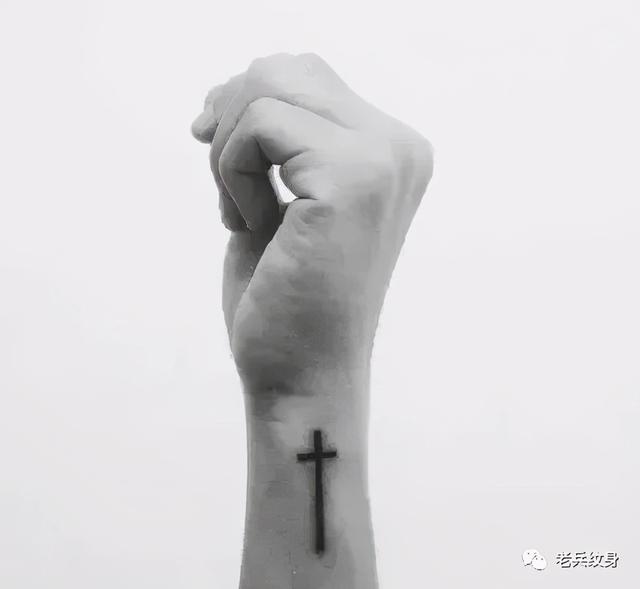 有寓意的纹身字母短，有寓意的纹身字母短句（这些纹身符号的背后含义）