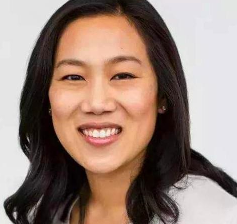 普莉希拉 陈，普里西拉陈的婚纱（那个长相平庸的中国女子）