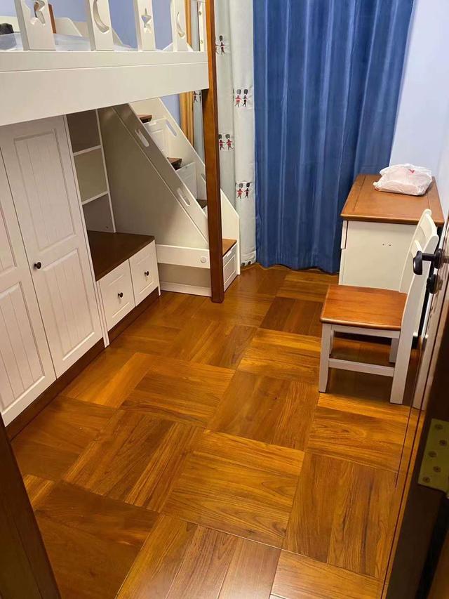 柚木地板图片，缅甸柚木原木价格最新（为什么有的人对柚木地板的喜爱更高于瓷砖呢）