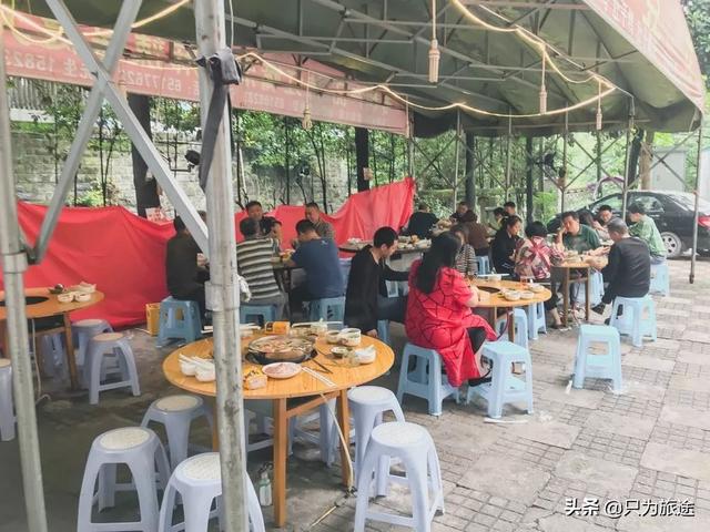 最新推出特色菜豆花，在露天坝坝开了20年的荤豆花