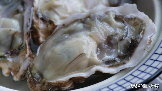 生蚝肉怎么做好吃，不加壳的生蚝怎么吃（这个季节的生蚝肥美）