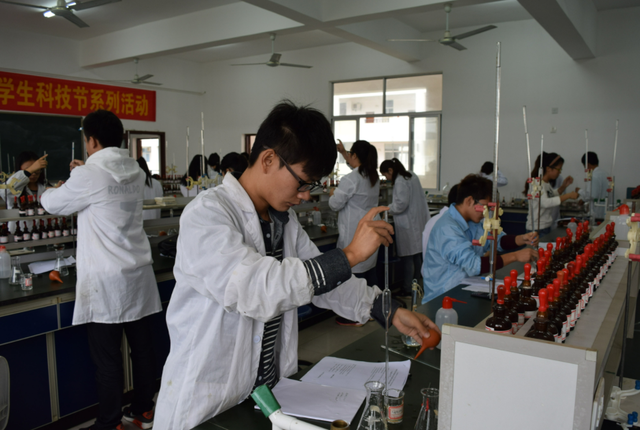 理工类是什么意思，理工类是什么意思（工科VS理科的差距不是一星半点）