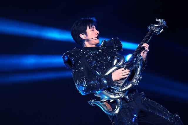 唱歌好听简单的技巧，什么是唱歌的技巧（怎么让自己唱歌变好听呢）