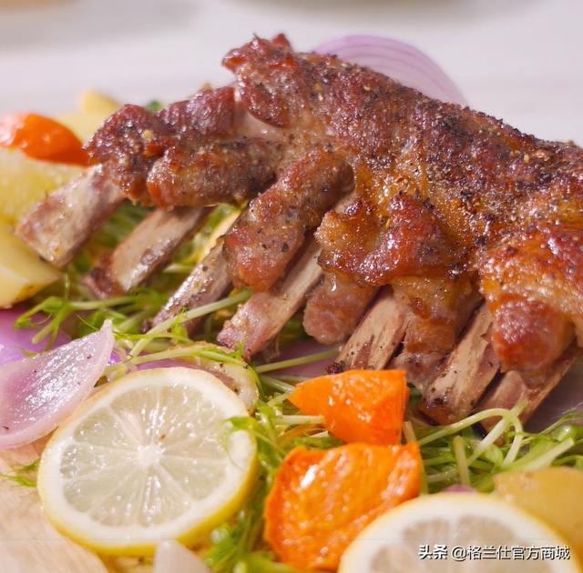 微波炉用途，大型商用微波炉（大大减轻烹饪负担）