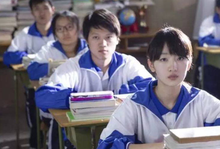 那个学校的校服最好看（中学生）