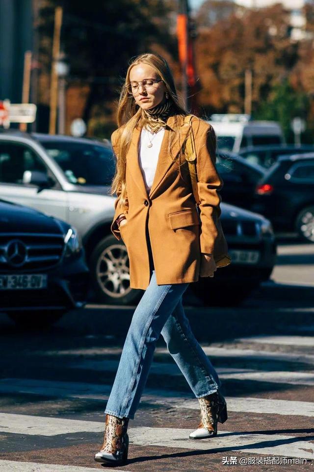 牛仔裤最佳搭配图片,牛仔裤如何穿搭更时髦(上班照着穿干练又有气质)