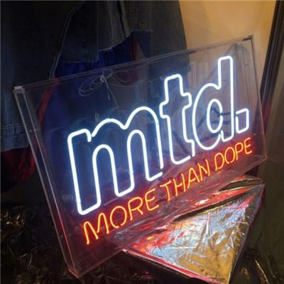 欧美风高级感的头像男，欧美范（个性微信头像配字超拽欧美范）