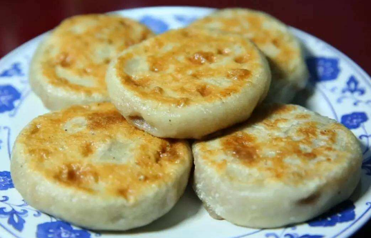 葱香煎饺的做法，香煎饺子的做法（香葱猪肉馅不仅能做饺子）