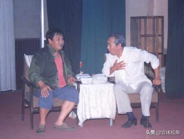 郭德纲师傅是谁啊，郭德纲师傅是谁（当年郭德纲都没钱“摆知”）