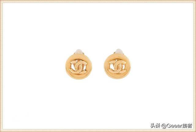 香奈儿耳钉全部款式，chanel耳钉官网怎么购买（Chanel复古耳环）