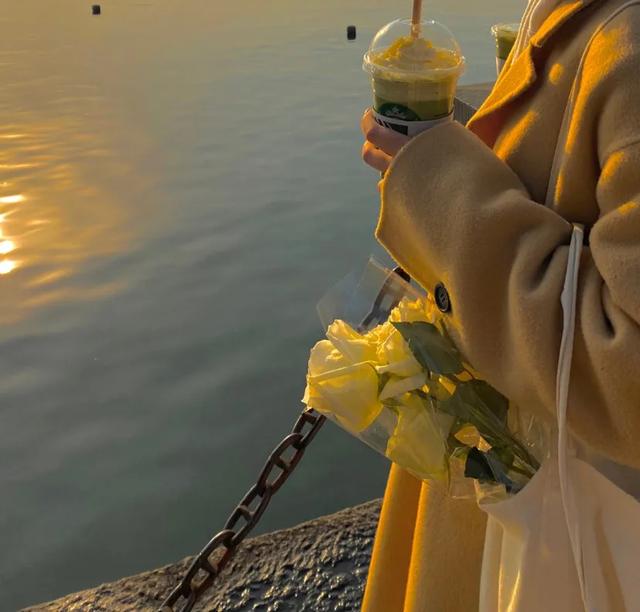 温柔句子简单好听，好听温柔的句子（很温柔很向上的句子）