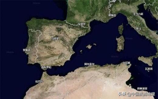 曼德海峡地理位置，亚丁湾地理位置（世界十大海峡）