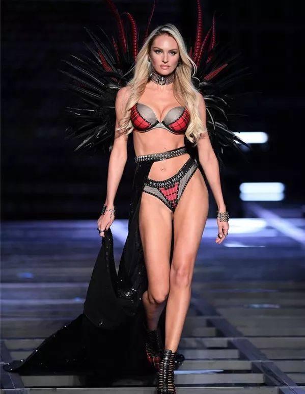 欧美最火超模个人写真，维密超模糖糖性感内衣大片