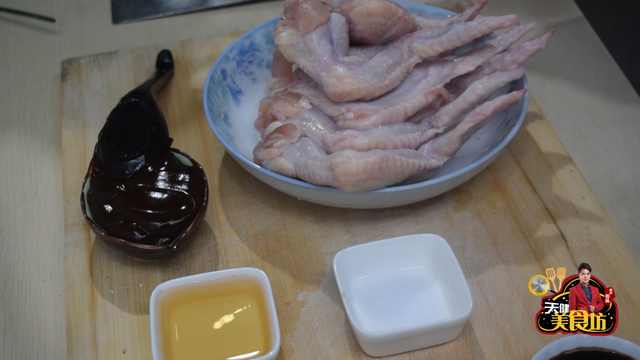 鸡翅烤箱烤多长时间，鸡翅烤箱烤多长时间合适?什么火（烤箱烤鸡翅最好吃的做法）