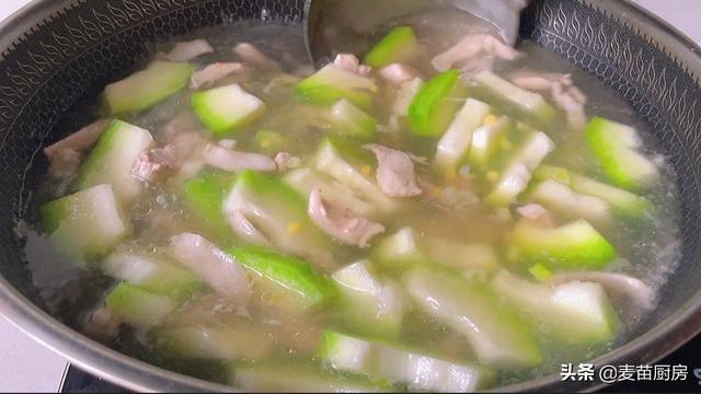 粉条汤怎么做家常做法，粉条烩菜的家常做法大全（老式冬瓜粉条汤）