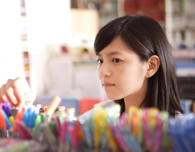 不良笑花陈妍希,钻石狗国语不良笑花吻戏(当红女星陈妍希:嫁小丈夫