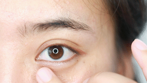 雅诗兰黛眼霜好用吗，雅诗兰黛红石榴球型眼霜好用吗（雅诗兰黛新款抗蓝光眼霜真这么厉害）