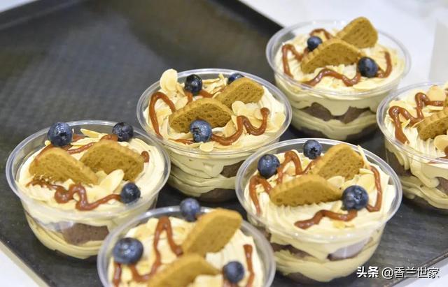 如何制作美味的咖啡蛋糕，如何制作美味的咖啡蛋糕步骤（咖啡焦糖杯子蛋糕）