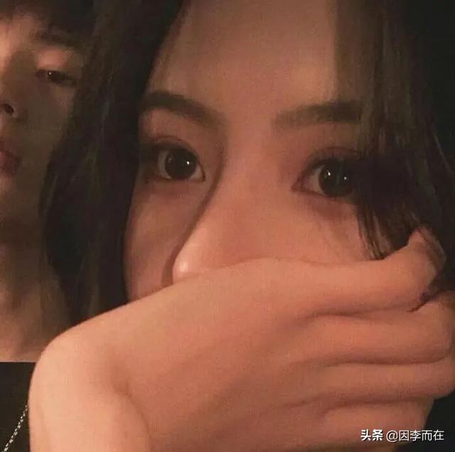 简笔画女生头像，简笔画女头/可爱微信（黑白简笔画的闺蜜宿舍团队头像）