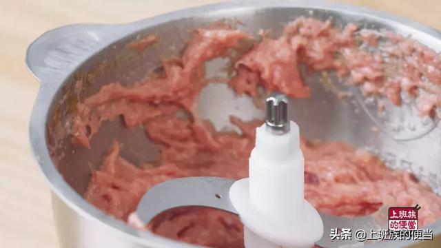 混沌的正确包法教程，馄饨的包法（3分钟教会你三种最简单的包法）