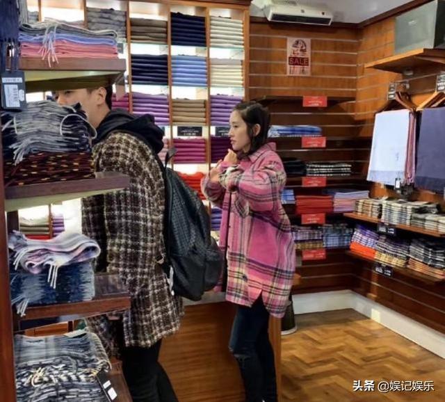 曝张若昀被传婚变，本人及时回应，跟唐艺昕公开撒糖力证感情不变