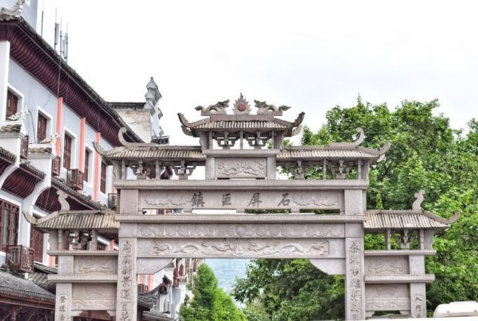 贵阳到梵净山(去梵净山坐高铁到哪下)