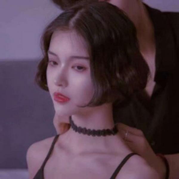 彩色头发妹妹可爱时尚，微信头像，彩色头发妹妹可爱时尚（看完图片我想染个彩虹头）